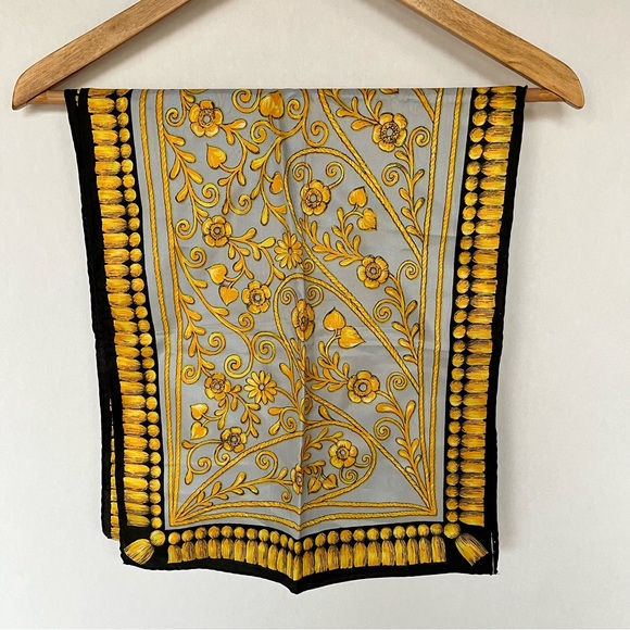 Vintage Sally Gee Brand Scarf - Picture 1 of 4